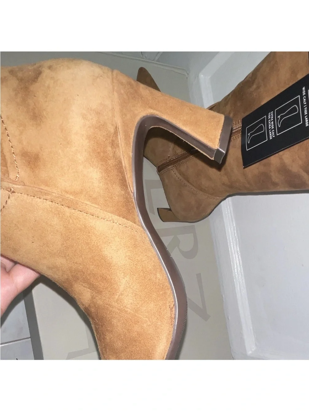 Naturalizer over knee